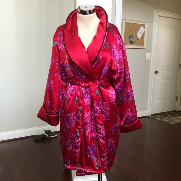 Vintage Puffy House robe